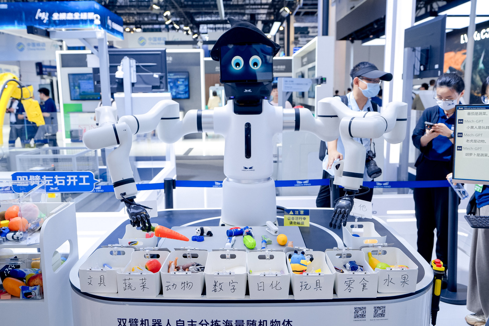 具身大模型+靈巧手，完成海量種類物品識(shí)別、抓取、分類