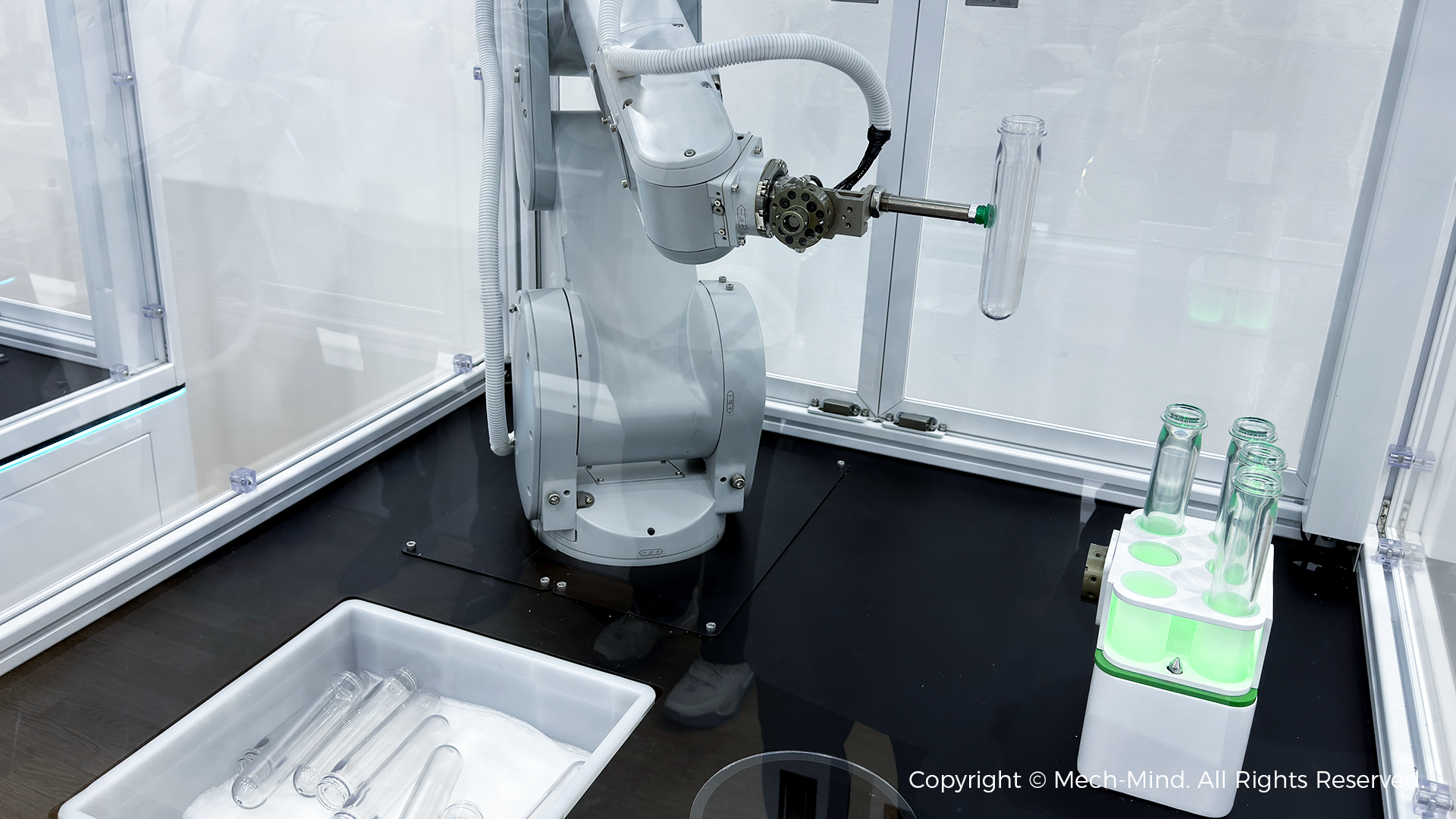 通用“眼腦手”全場景展示、多款新品全球首秀,梅卡曼德閃耀東京iREX 2025,吸睛全球 通用“眼腦手”全場景展示、多款新品全球首秀,梅卡曼德閃耀東京iREX 2025,吸睛全球