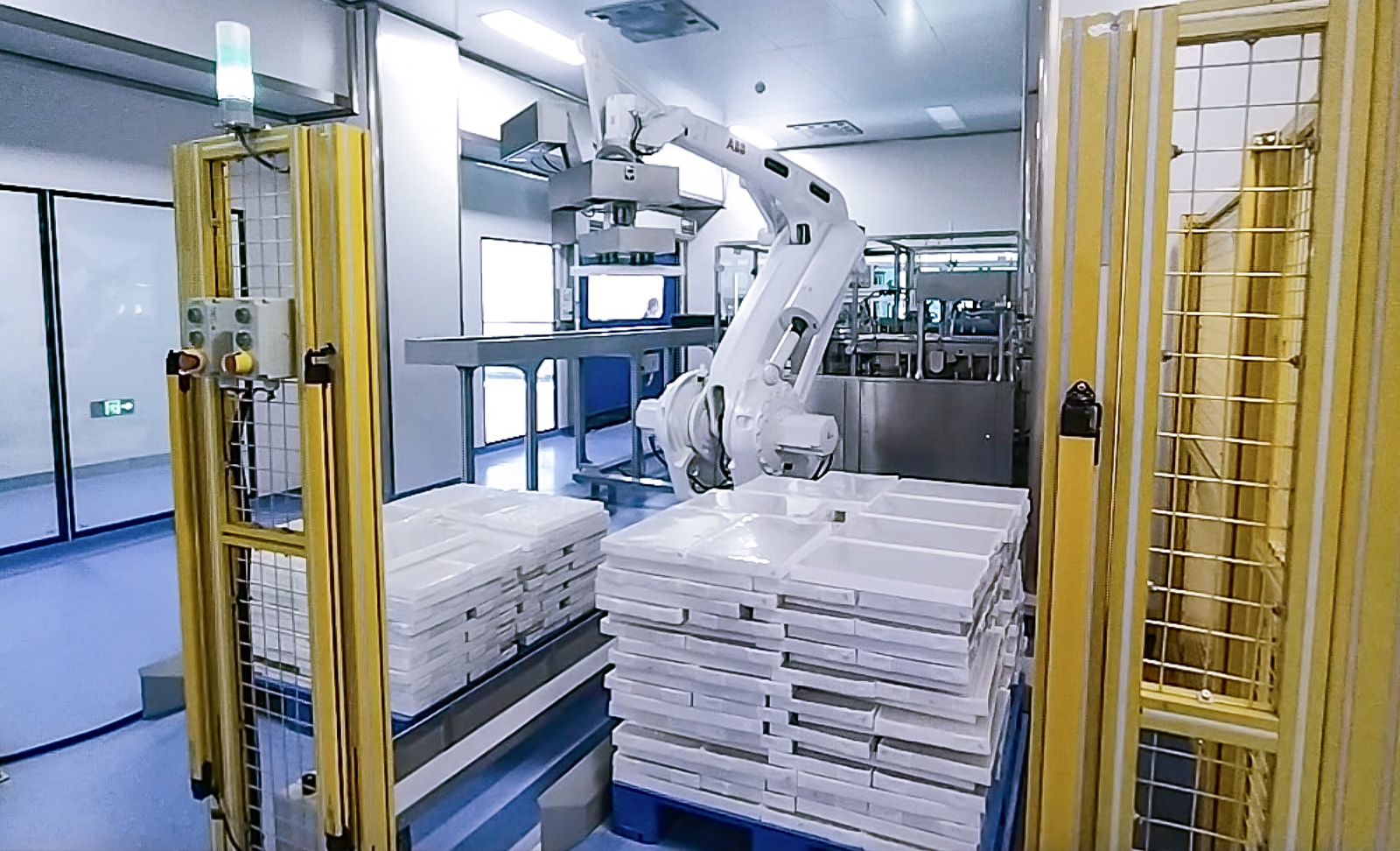 AI視覺引導(dǎo)透明藥品膜包拆垛 | 某大型醫(yī)藥企業(yè)